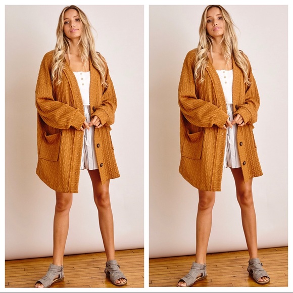 Cozy Oversized Cardigan With Pockets - Picture 2 of 5